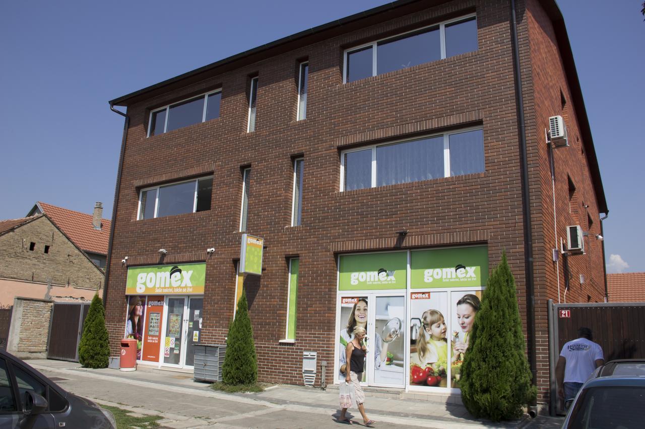 Lux House Olga Apartment Ruma Exterior photo