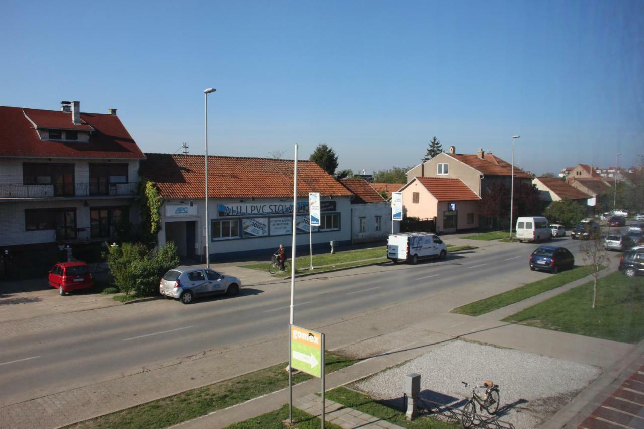 Lux House Olga Apartment Ruma Exterior photo