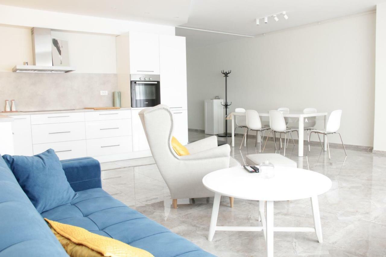 Lux House Olga Apartment Ruma Exterior photo