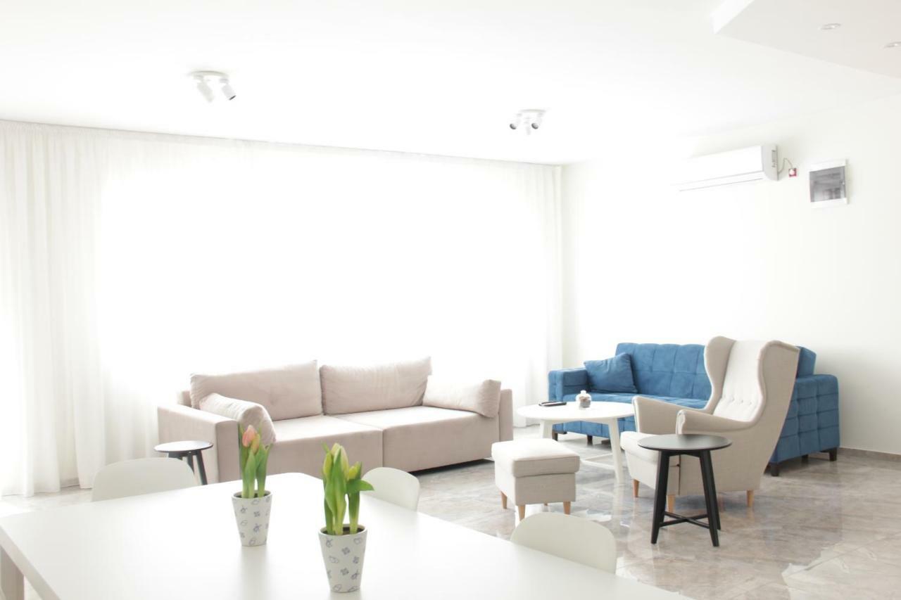Lux House Olga Apartment Ruma Exterior photo
